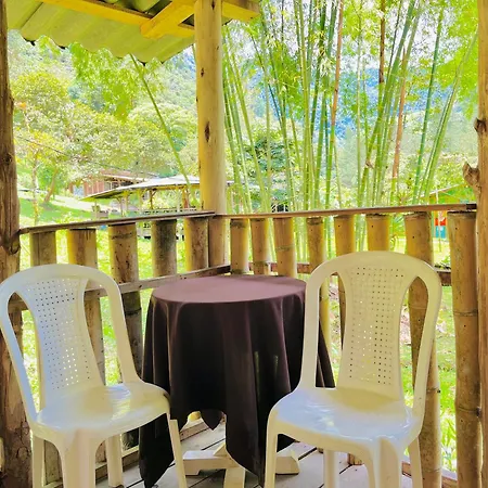 Los gulungos lodge Jardín Exterior foto
